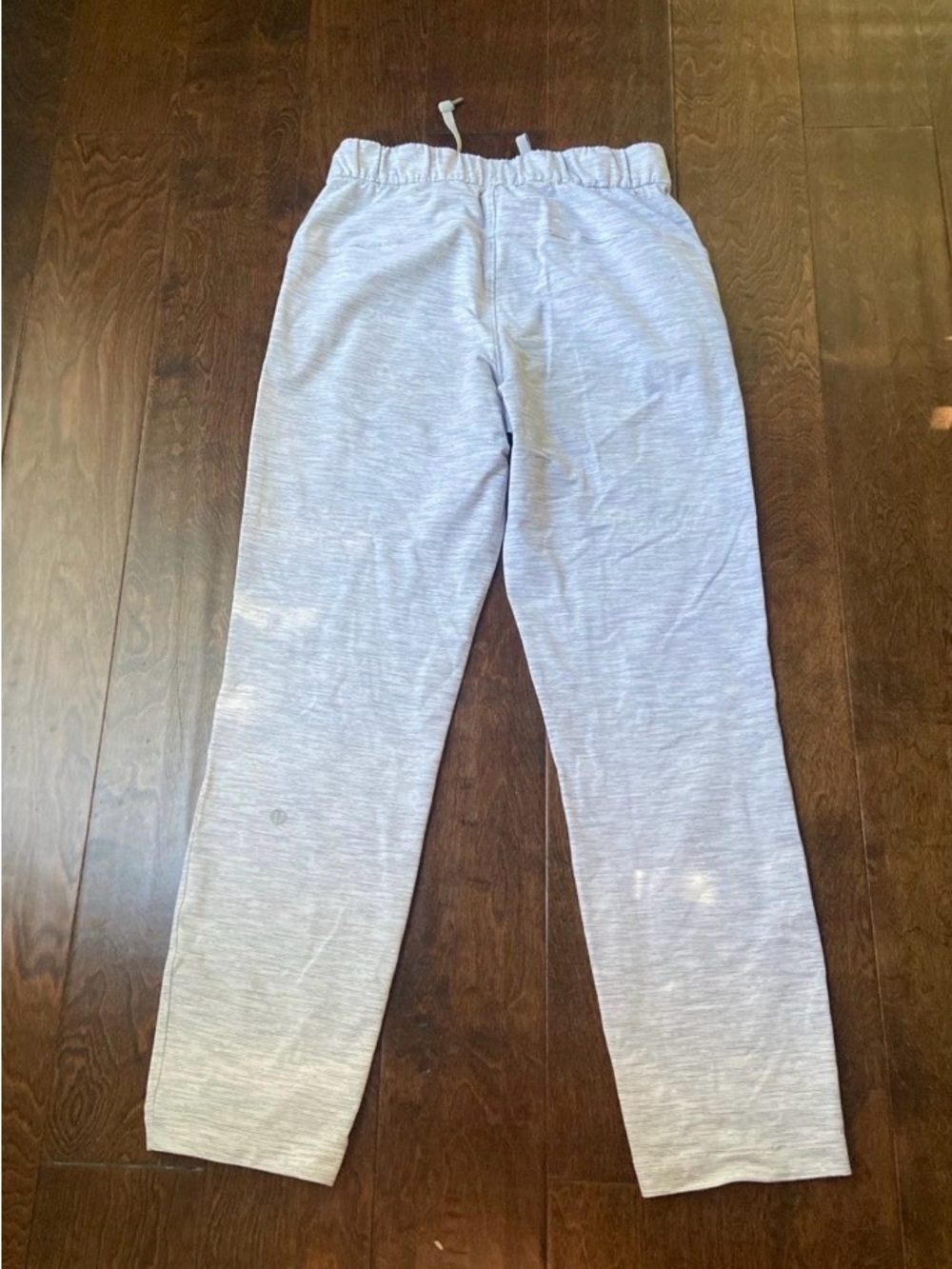 Lululemon on the fly pant size 4 gray Wee Are From Space Nimbus